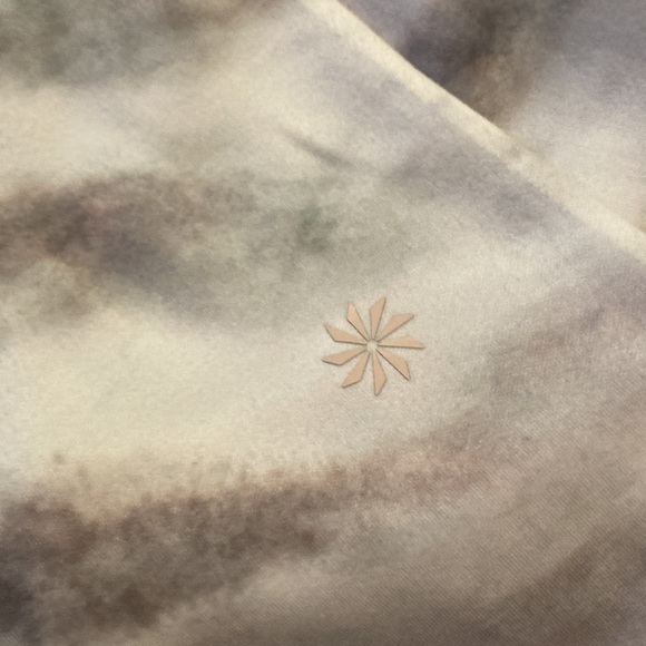 Lightly used good quality tie dye athelta leggings girls 11/12 chitchat tight - Picture 3 of 4